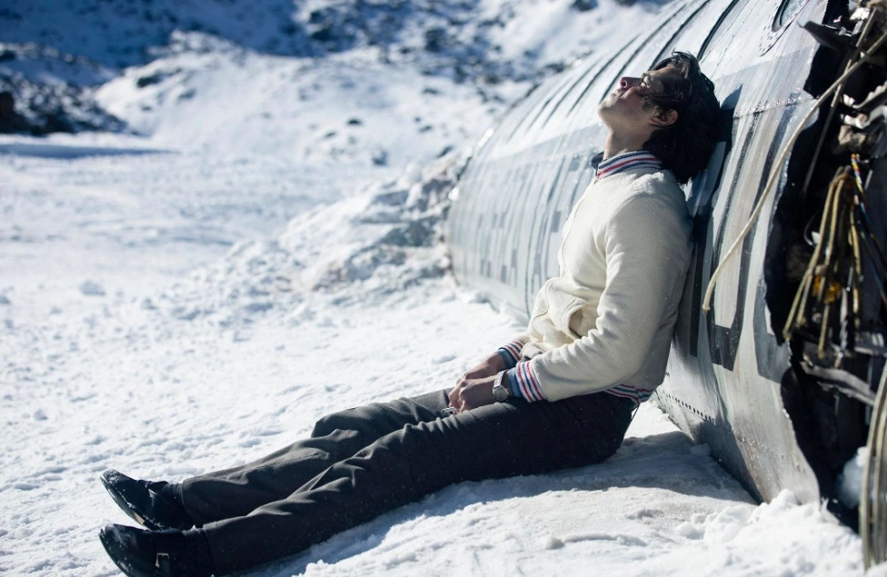 Общество снега (2023)